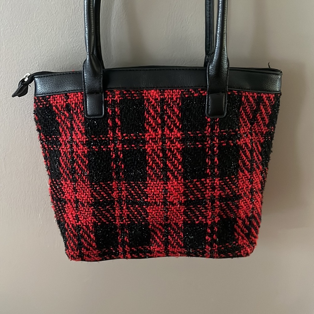 Croft and Barrow Plaid Red and Black Purse - Picture 3 of 6